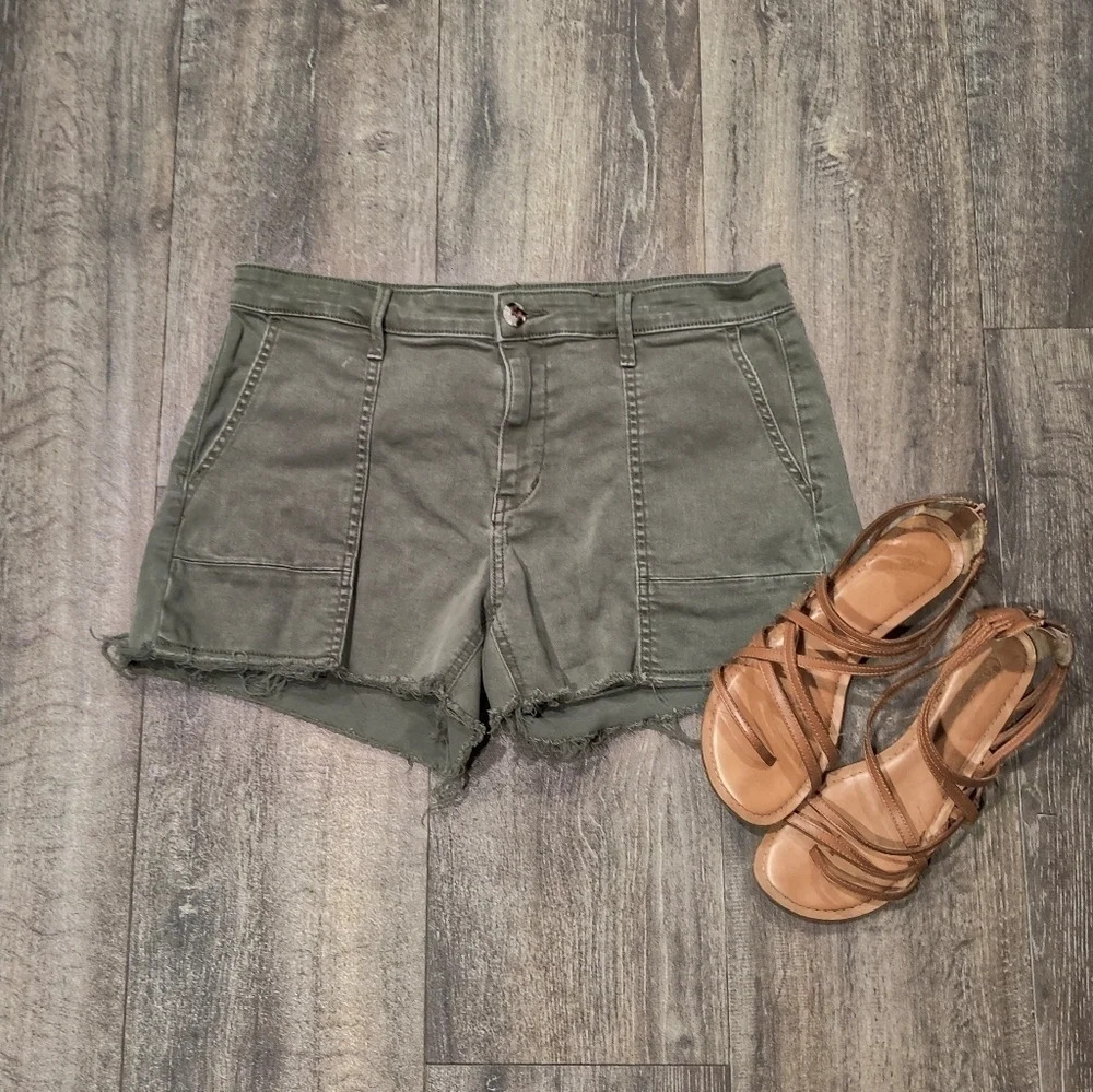 Sam Edelman Cargo Short - Picture 2 of 5